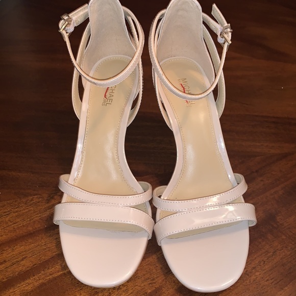 ‼️New!! Michael Kors Kimberly Patent Sandals - Picture 3 of 10